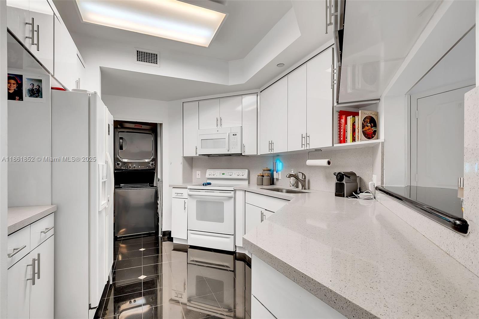 888 Brickell Key Dr 500