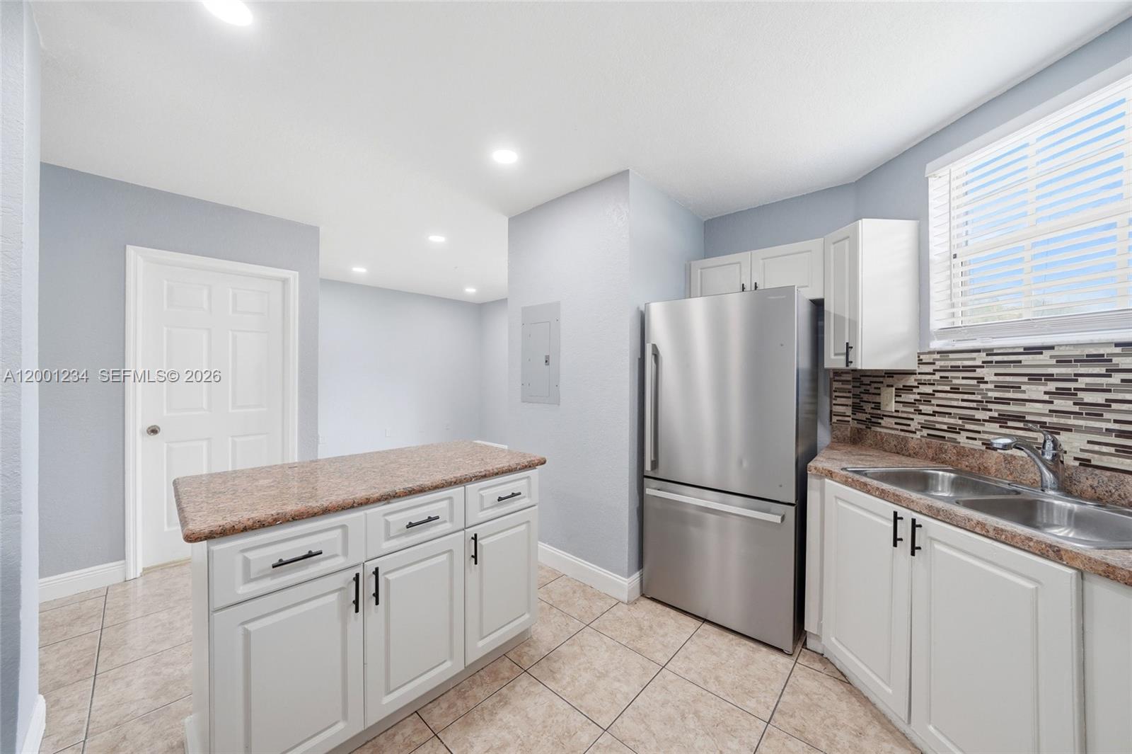 VILLAGE OF PALM BAY - Residential Lease