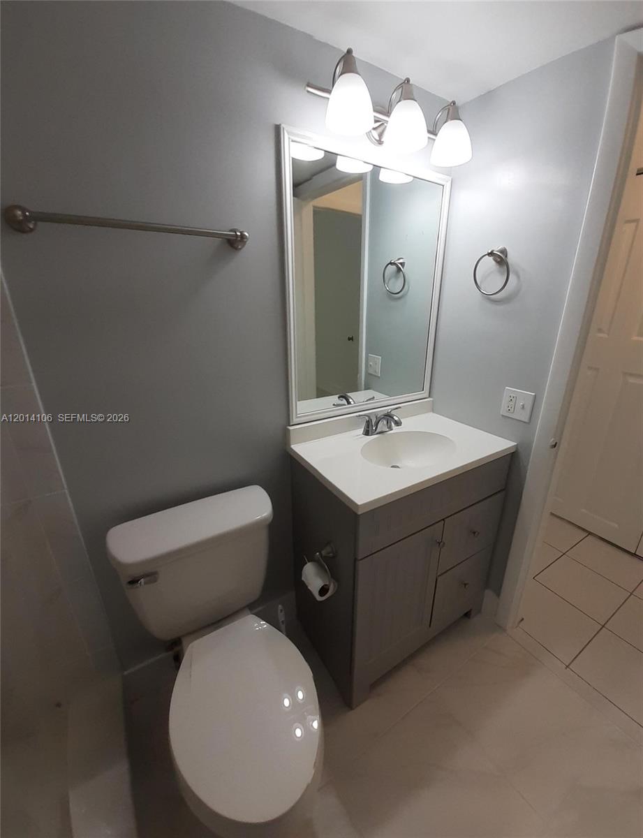 INTERNATIONAL PARK CONDO - Residential