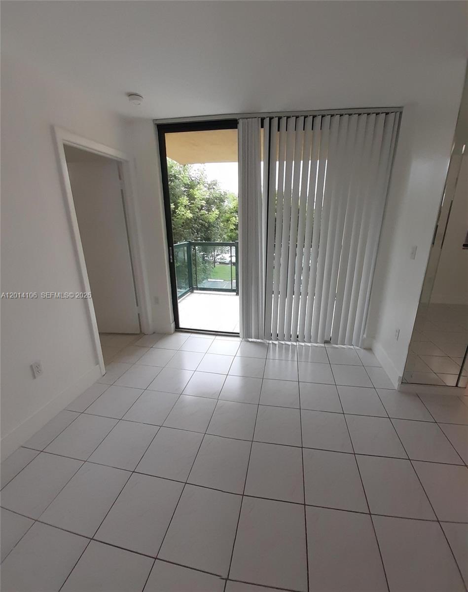 INTERNATIONAL PARK CONDO - Residential