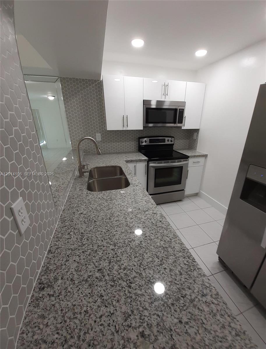 INTERNATIONAL PARK CONDO - Residential
