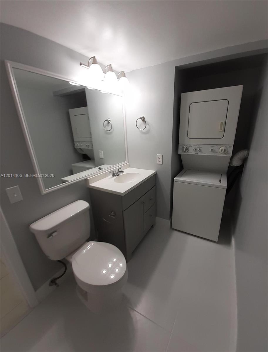 INTERNATIONAL PARK CONDO - Residential