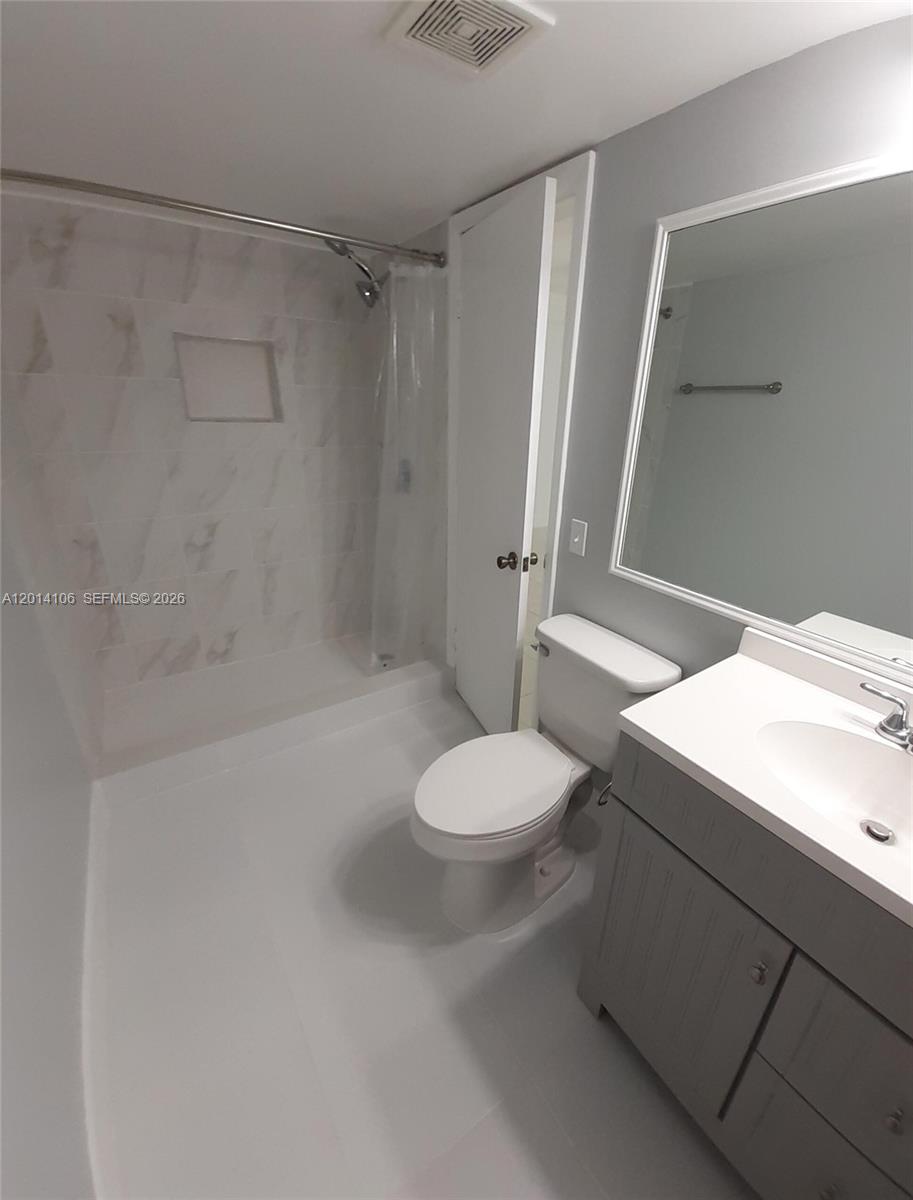 INTERNATIONAL PARK CONDO - Residential
