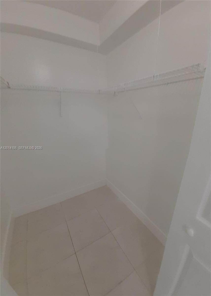 INTERNATIONAL PARK CONDO - Residential