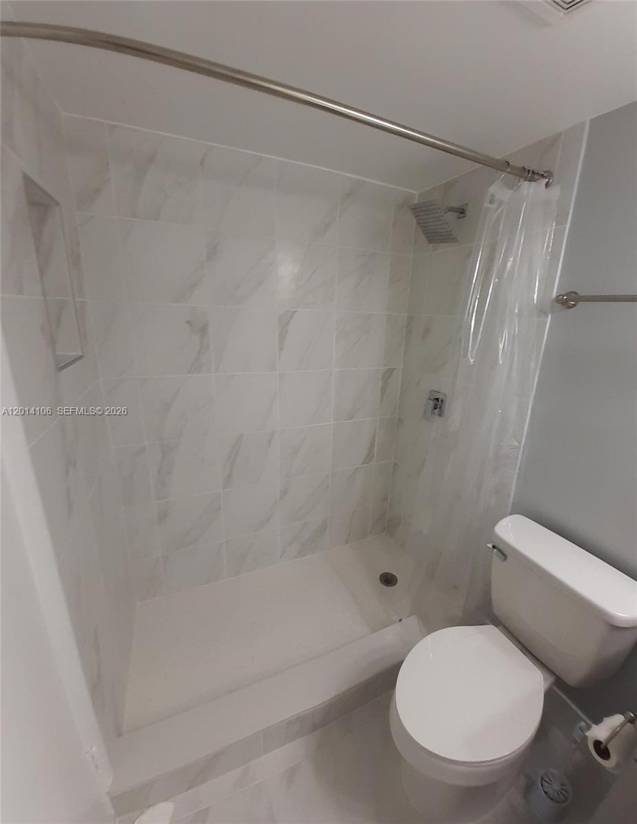 INTERNATIONAL PARK CONDO - Residential
