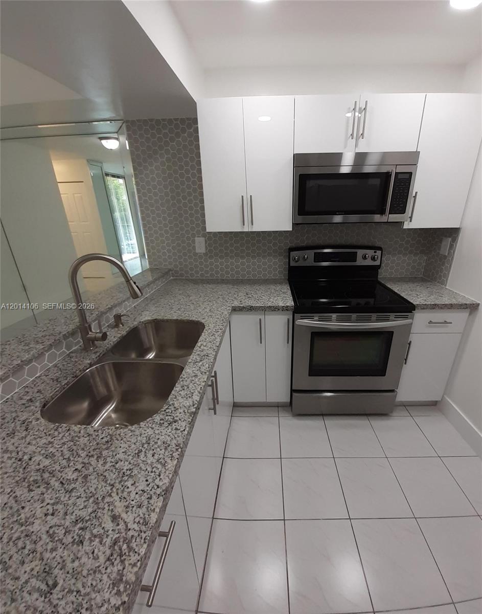 INTERNATIONAL PARK CONDO - Residential