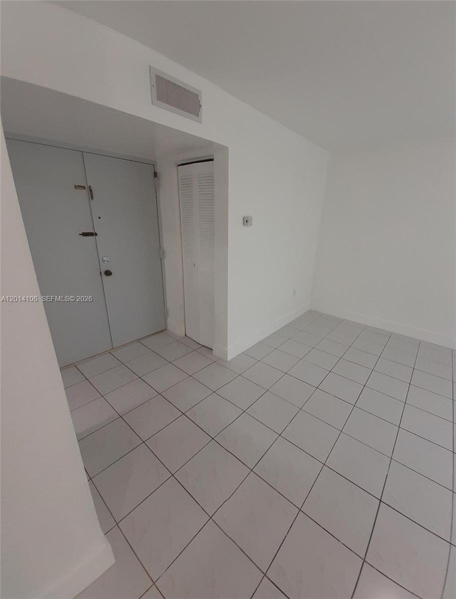 INTERNATIONAL PARK CONDO - Residential