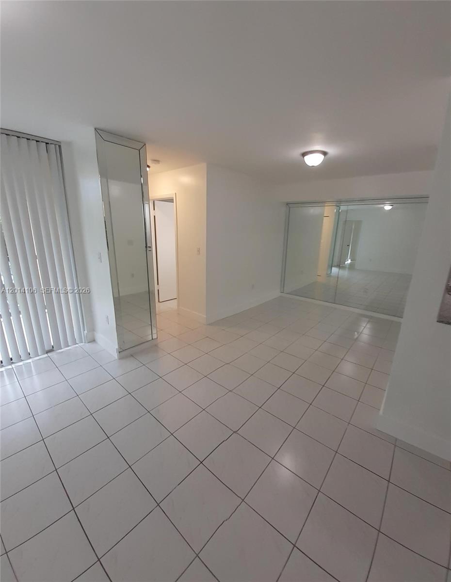 INTERNATIONAL PARK CONDO - Residential