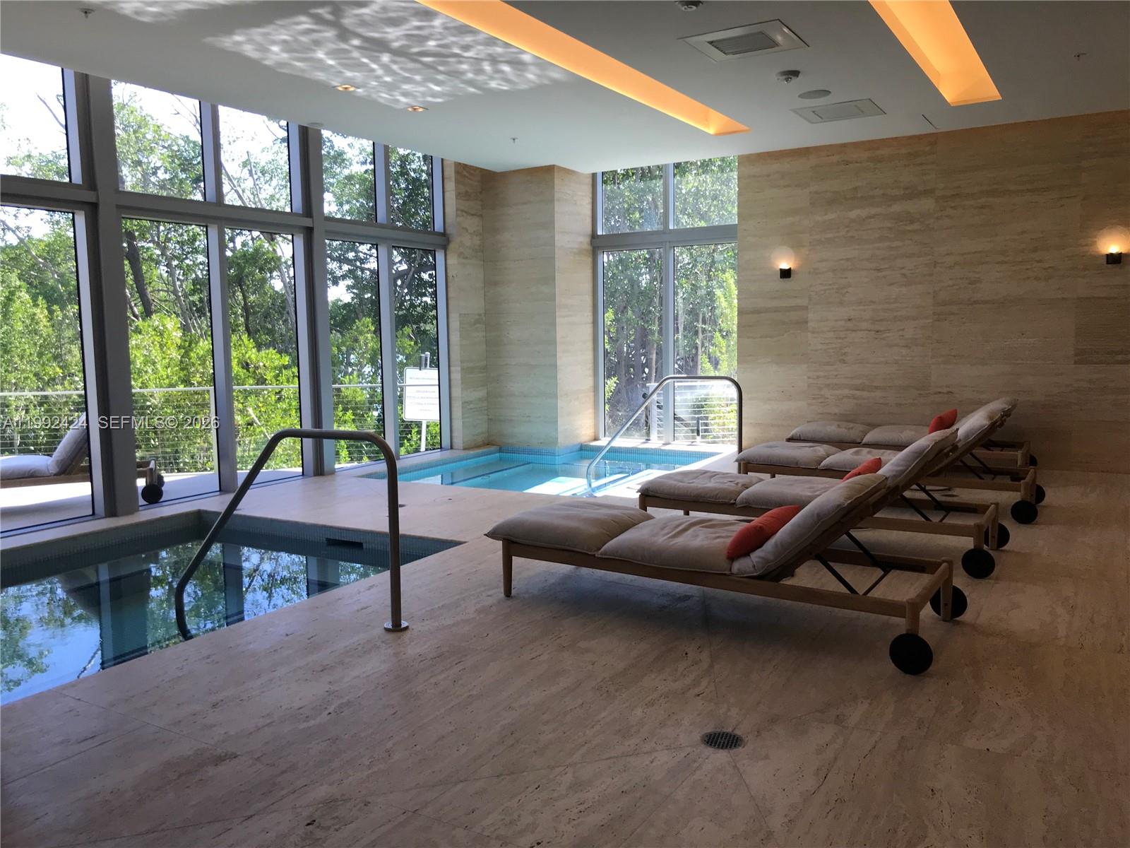 The Harbour North Condo - Residential