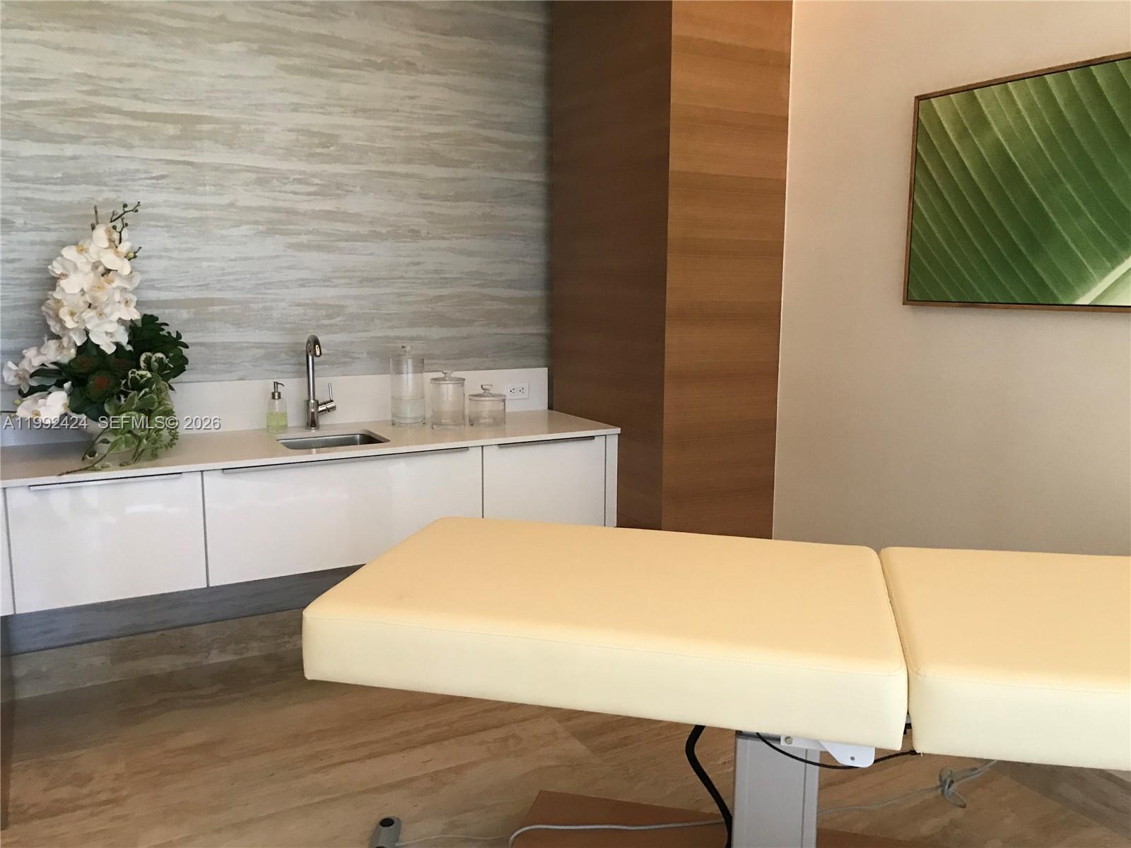 The Harbour North Condo - Residential