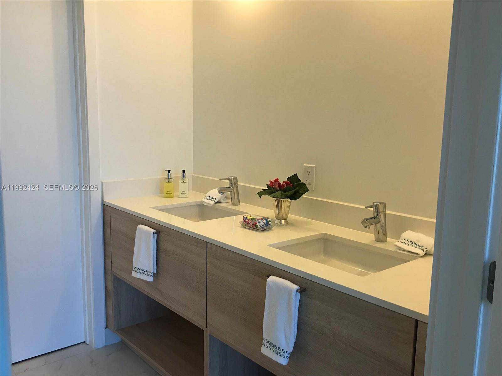 The Harbour North Condo - Residential