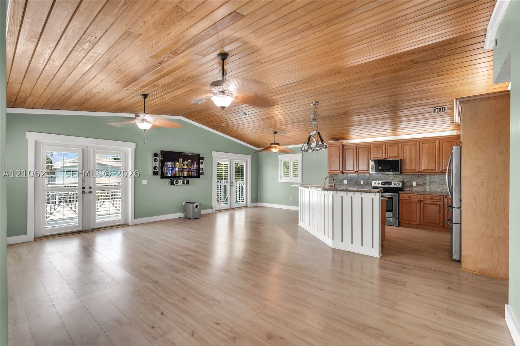 147 S Ocean Shores Dr