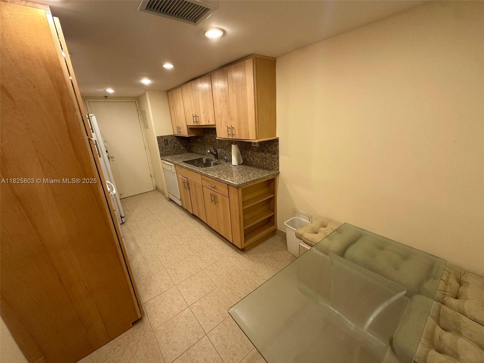 MAISON GRANDE CONDO - Residential