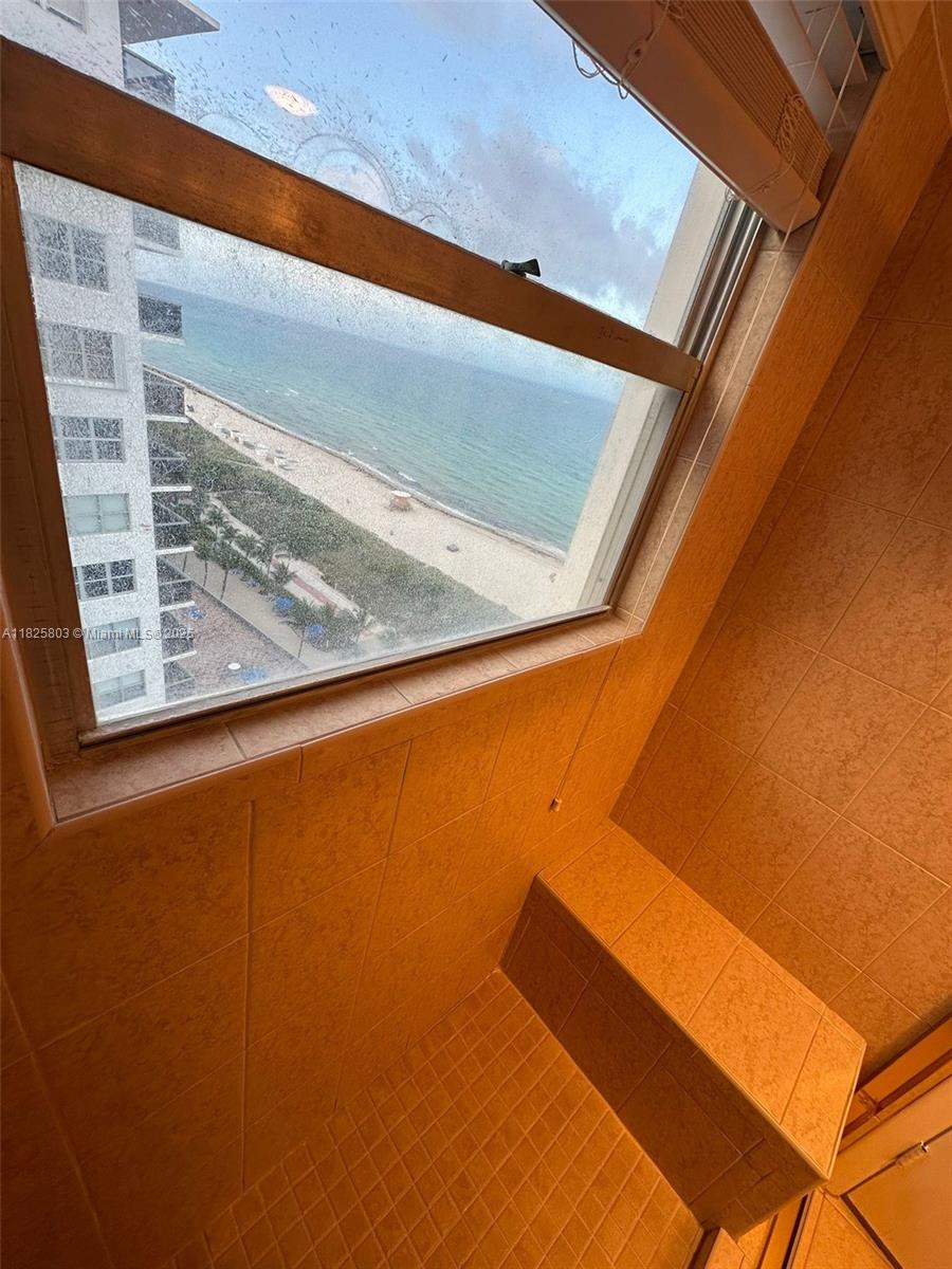 MAISON GRANDE CONDO - Residential