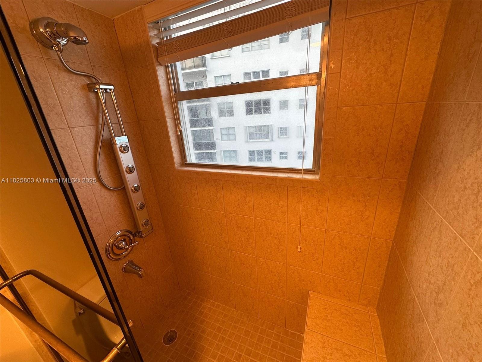 MAISON GRANDE CONDO - Residential