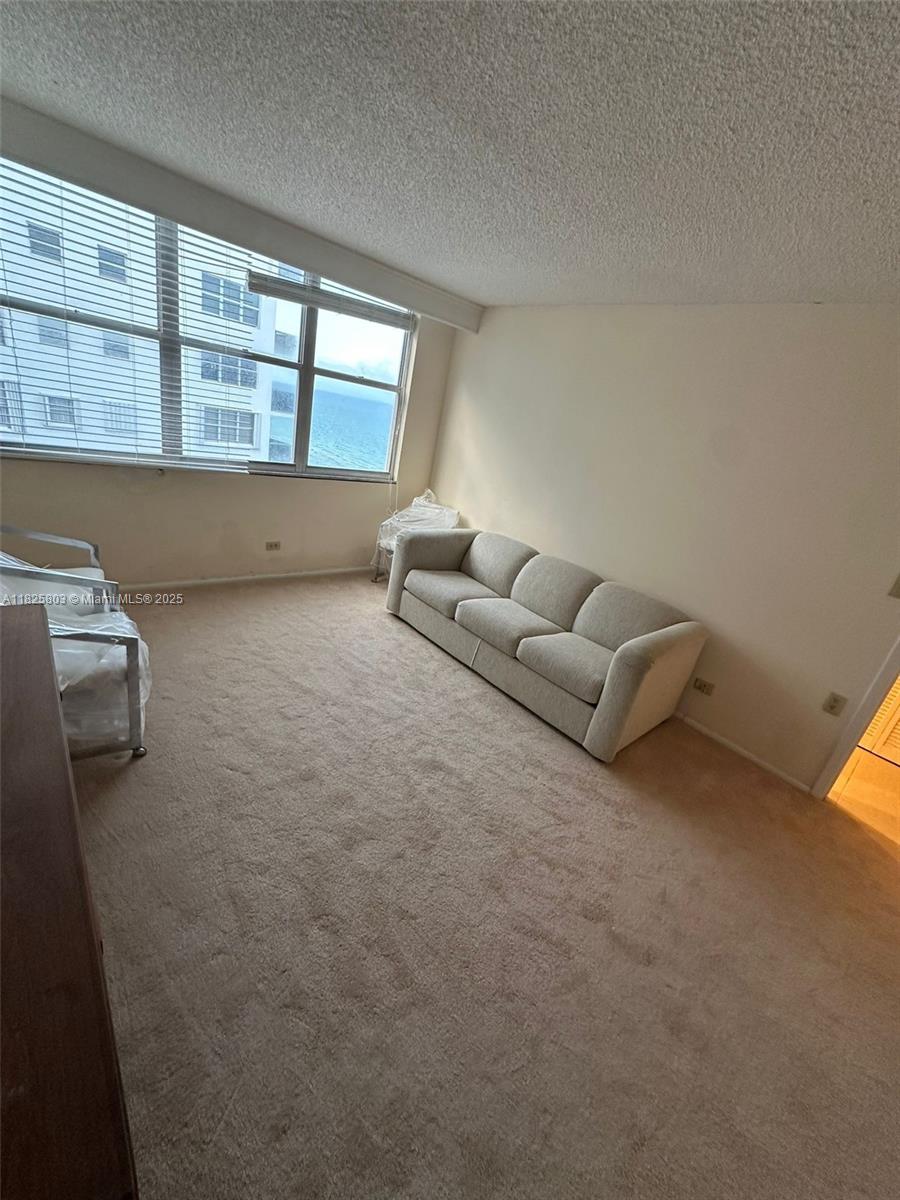 MAISON GRANDE CONDO - Residential