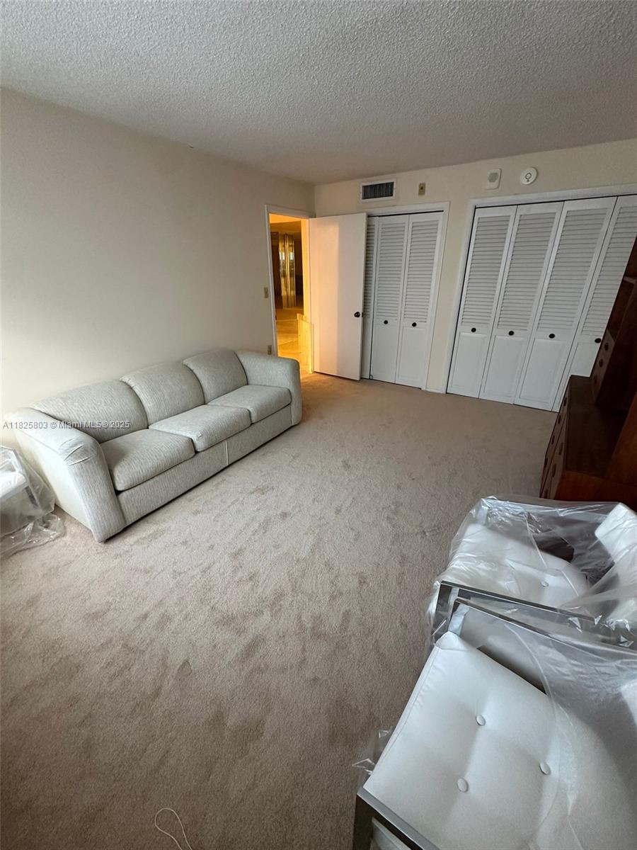 MAISON GRANDE CONDO - Residential