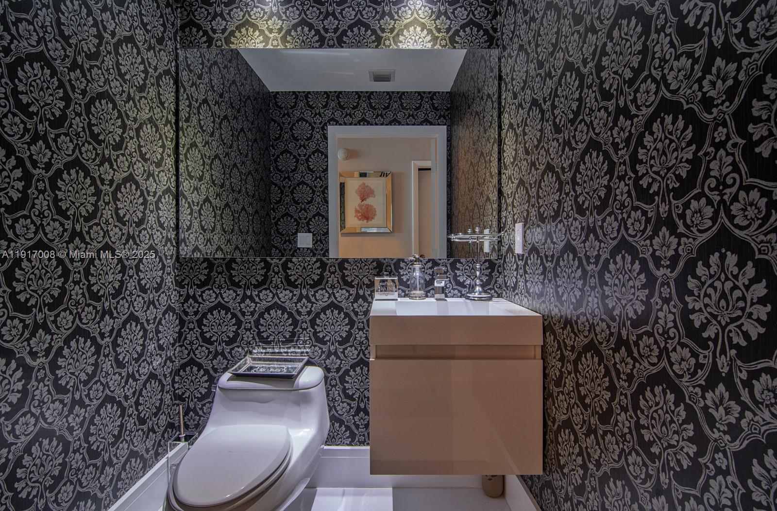 3340 NE 190th St 909