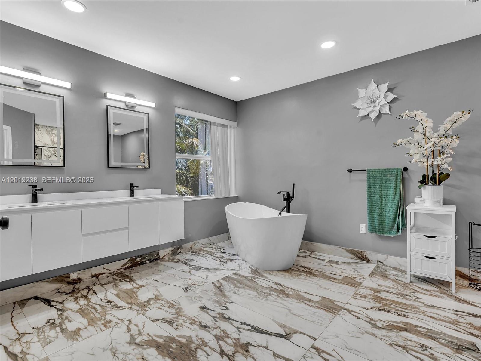 CHAPEL LAKE ESTATES - Residential