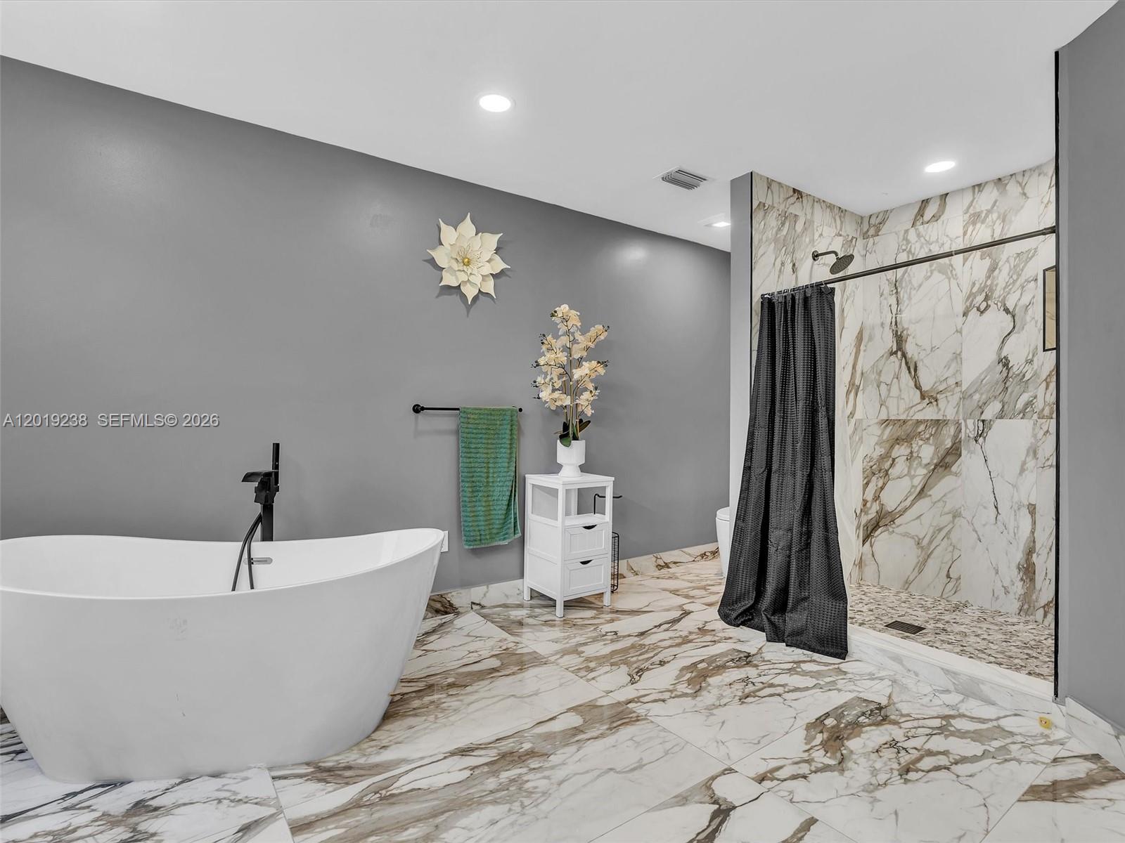 CHAPEL LAKE ESTATES - Residential
