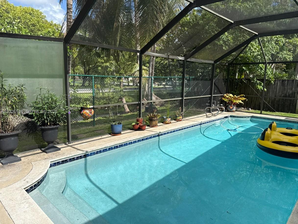 BEVERLY GARDENS - Residential
