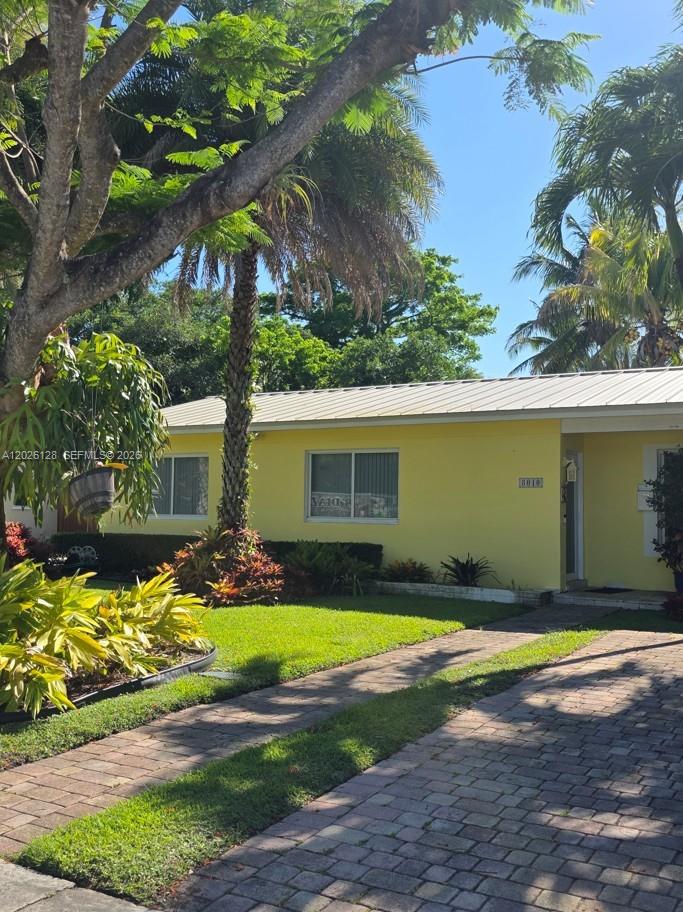 BEVERLY GARDENS - Residential