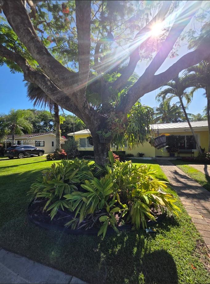 BEVERLY GARDENS - Residential