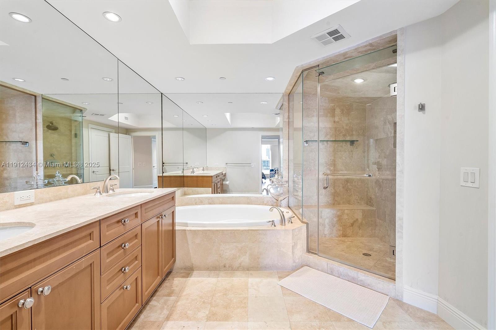 BELLAMARE @ WILLIAMS ISLA - Residential