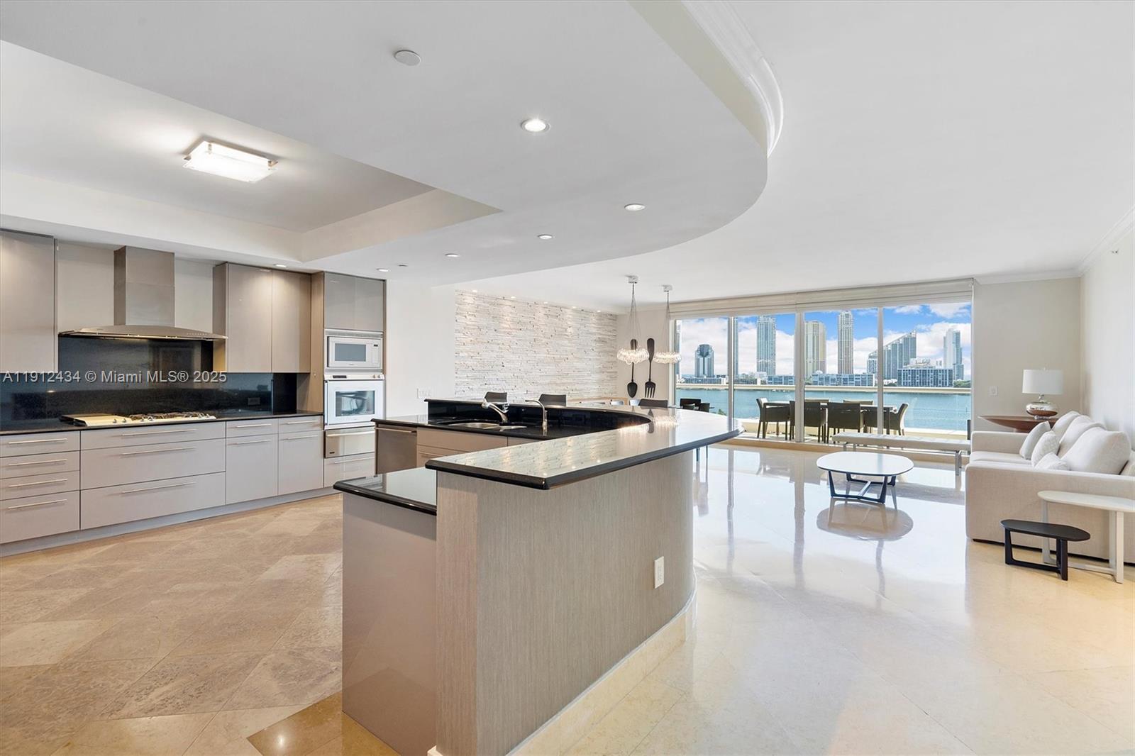 BELLAMARE @ WILLIAMS ISLA - Residential