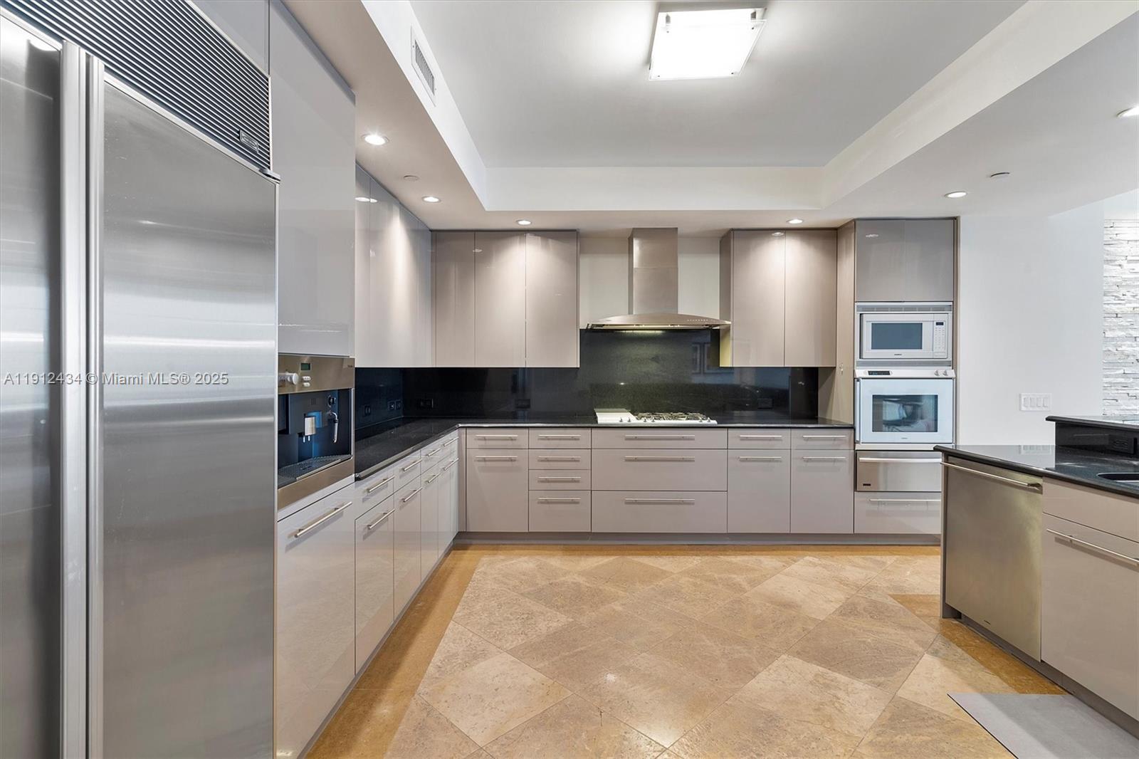 BELLAMARE @ WILLIAMS ISLA - Residential