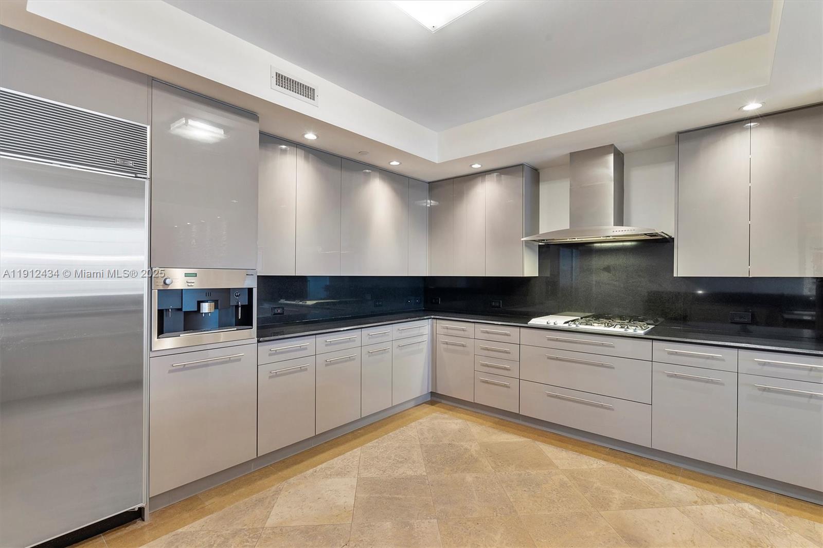 BELLAMARE @ WILLIAMS ISLA - Residential