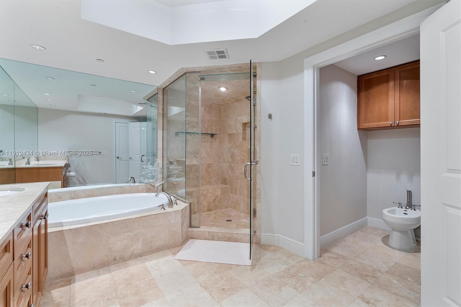 BELLAMARE @ WILLIAMS ISLA - Residential