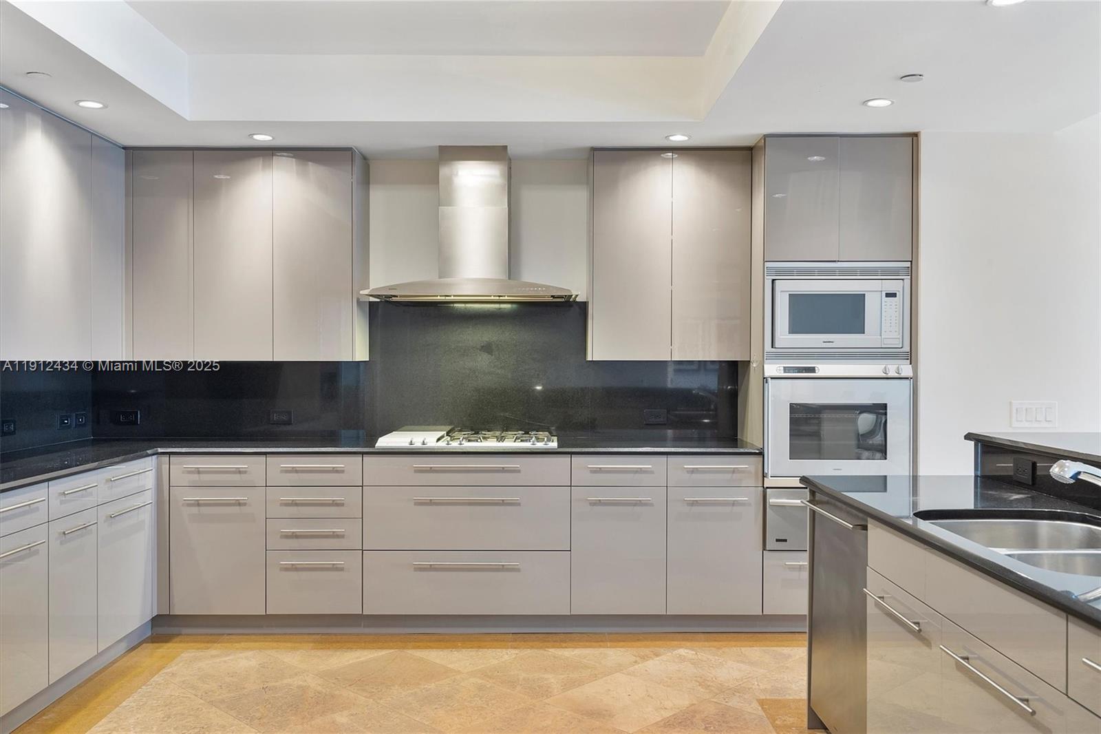 BELLAMARE @ WILLIAMS ISLA - Residential