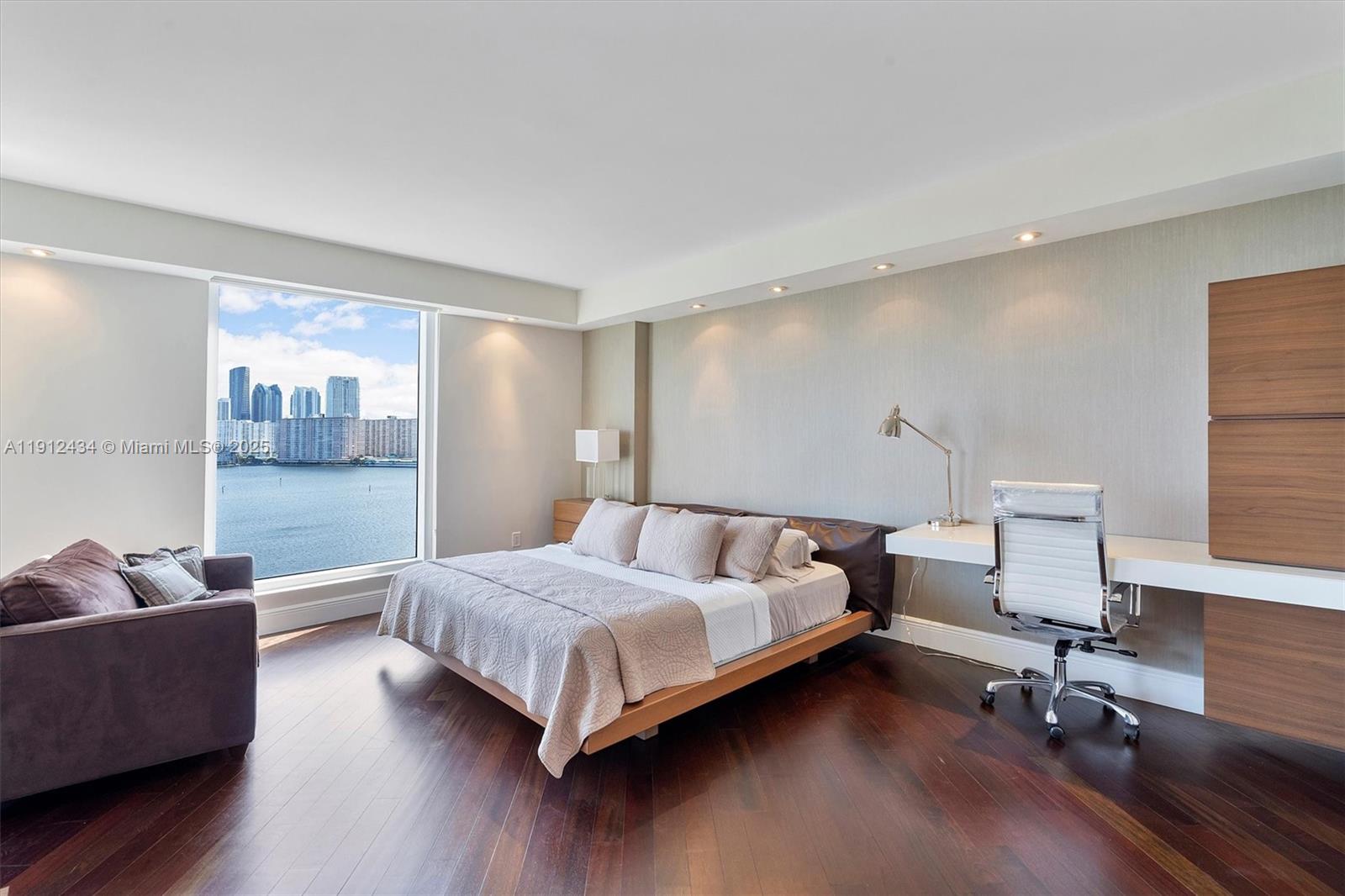 BELLAMARE @ WILLIAMS ISLA - Residential