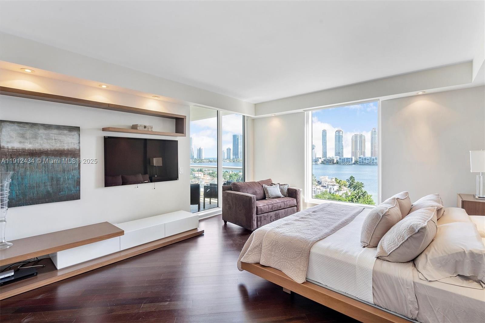 BELLAMARE @ WILLIAMS ISLA - Residential