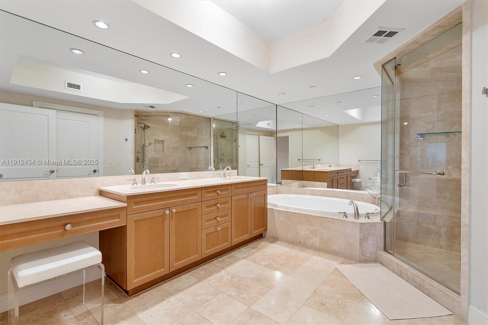 BELLAMARE @ WILLIAMS ISLA - Residential