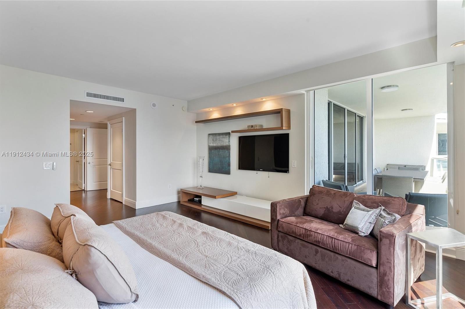 BELLAMARE @ WILLIAMS ISLA - Residential