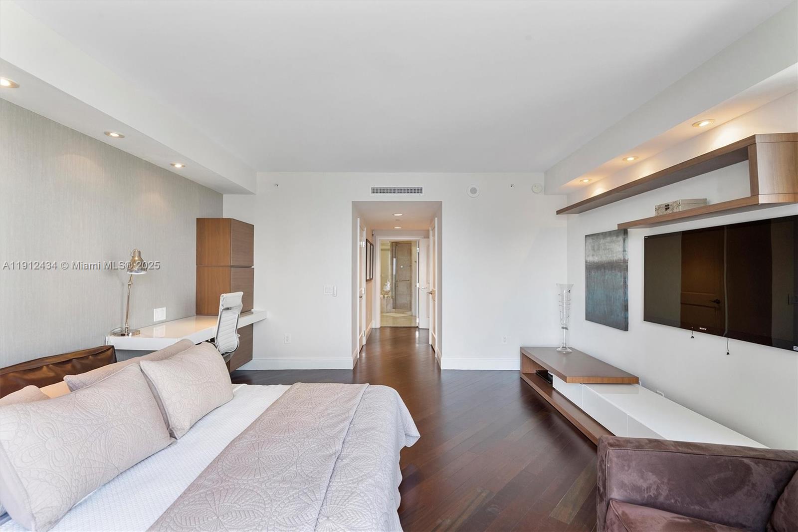 BELLAMARE @ WILLIAMS ISLA - Residential