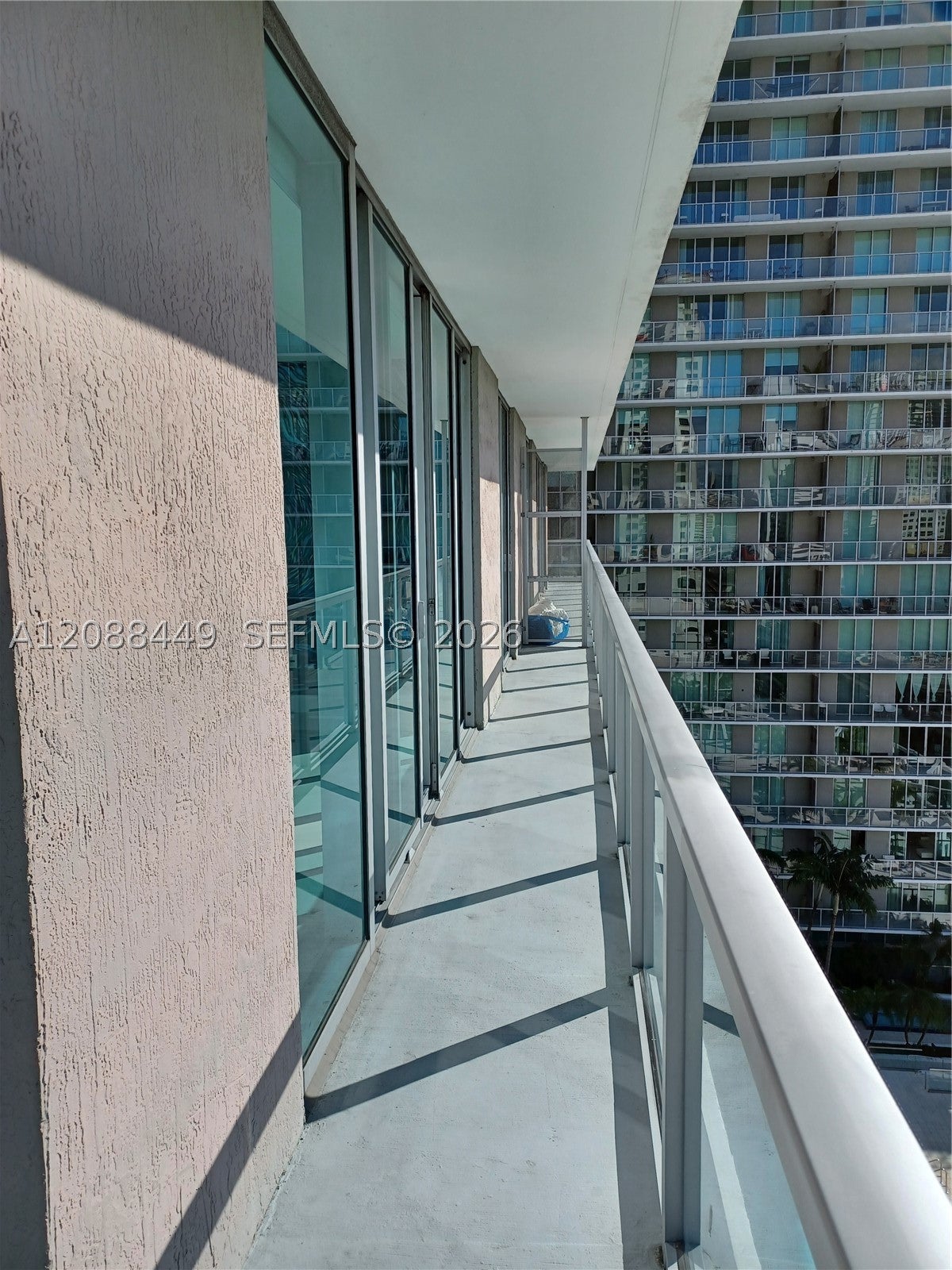 1111 SW 1 AV 1825-N