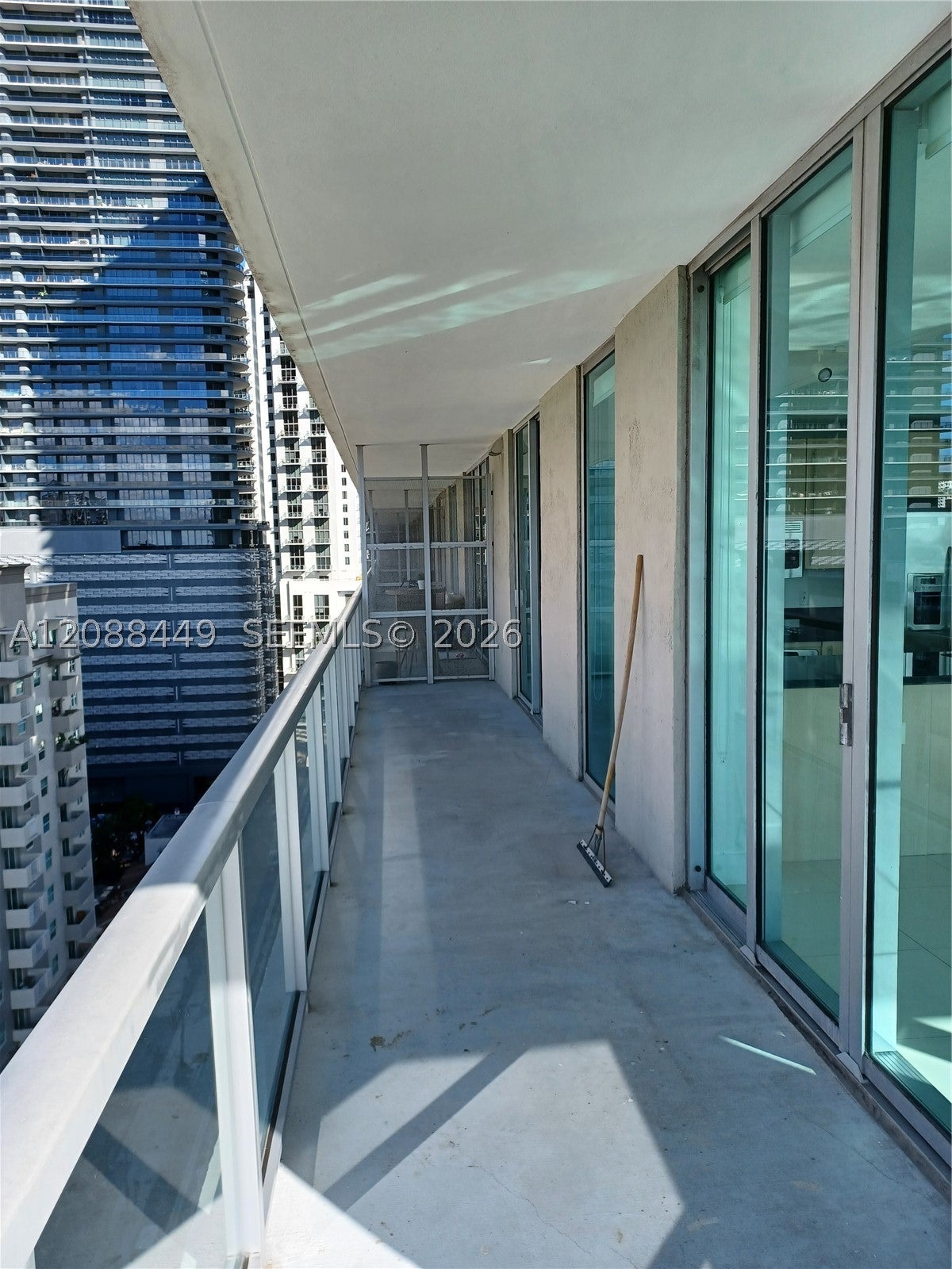 1111 SW 1 AV 1825-N