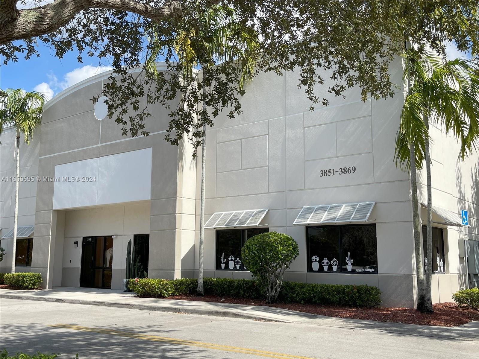 FOR SALE: Office/warehouse located in Coral Springs Corporate Park. This unit boasts a range of features ideal for businesses and/or investors. Unit is 100% under A/C, has 100% fire sprinkler system, and hurricane impact glass windows. Ceiling height is 22’ allowing for ample space. Layout includes: open area, 2 offices (mezzanine), and a warehouse.  Roll-up garage door measures 12’ wide by 14’ high. Unit is currently leased to a great tenant. Contact for more information!