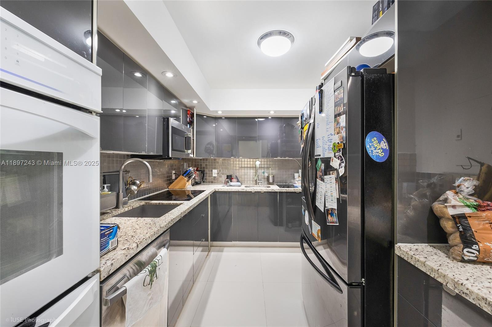 LONGWOOD TOWERS CONDO - Residential Lease