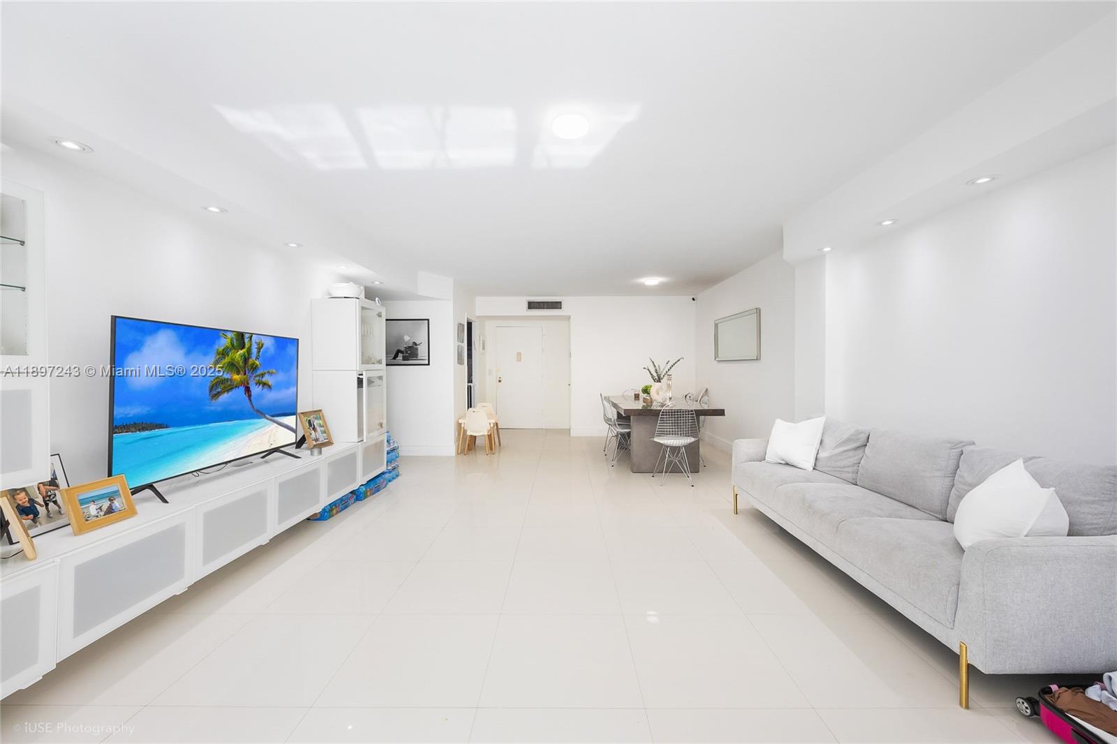 LONGWOOD TOWERS CONDO - Residential Lease