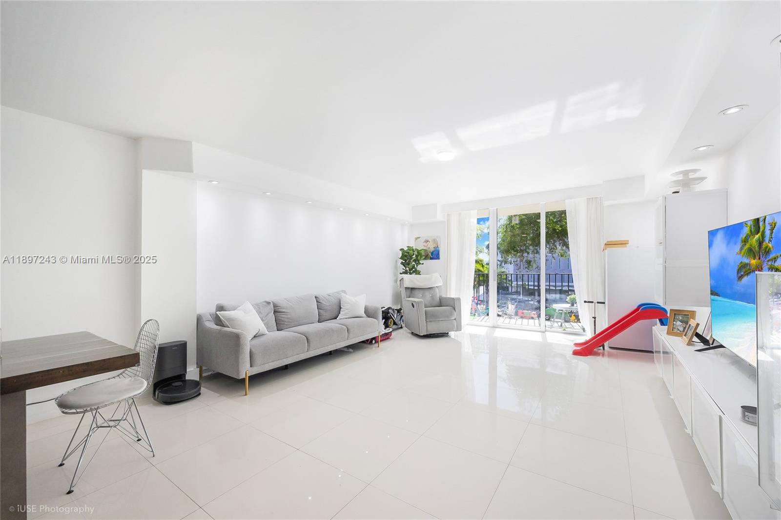 LONGWOOD TOWERS CONDO - Residential Lease