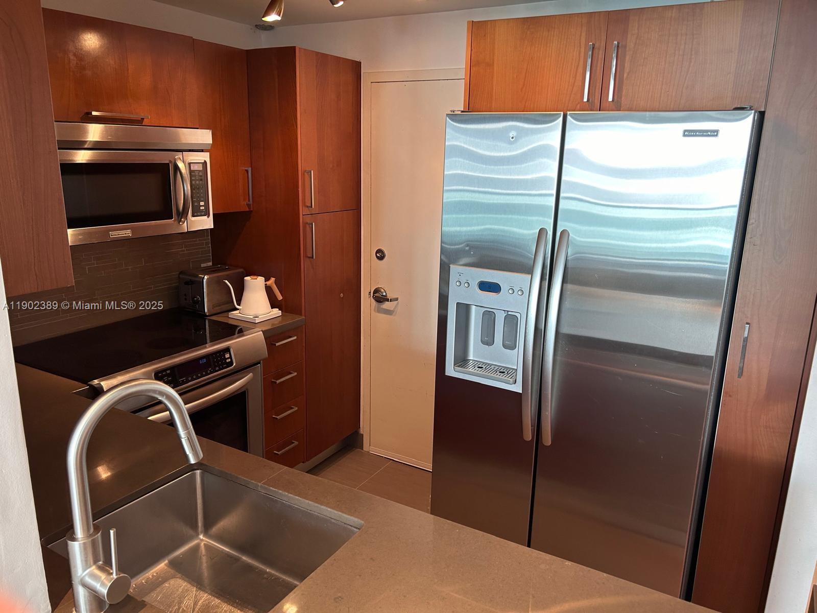 MIRADOR 1000 CONDO - Residential Lease