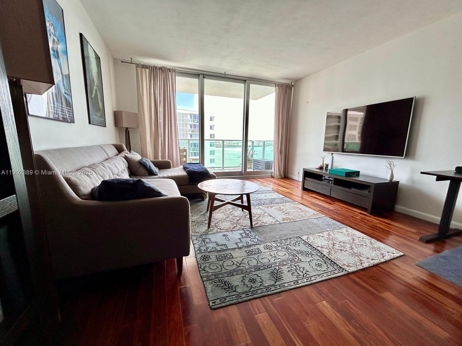 1000 West Ave 1126