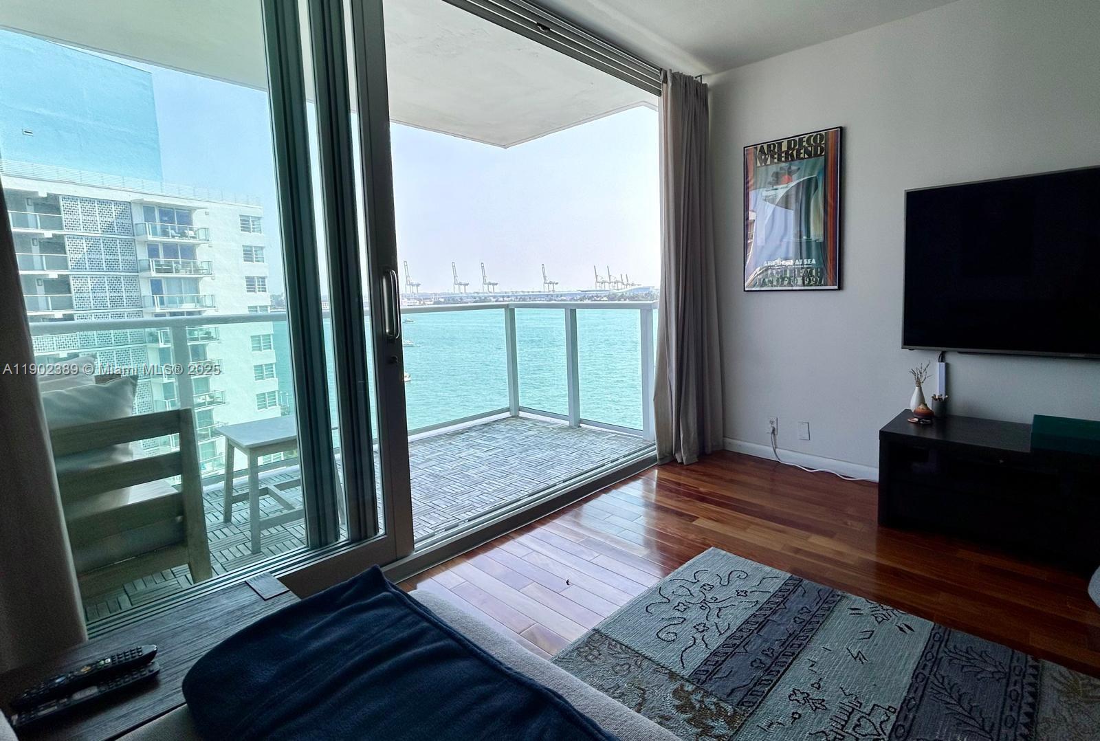 1000 West Ave 1126