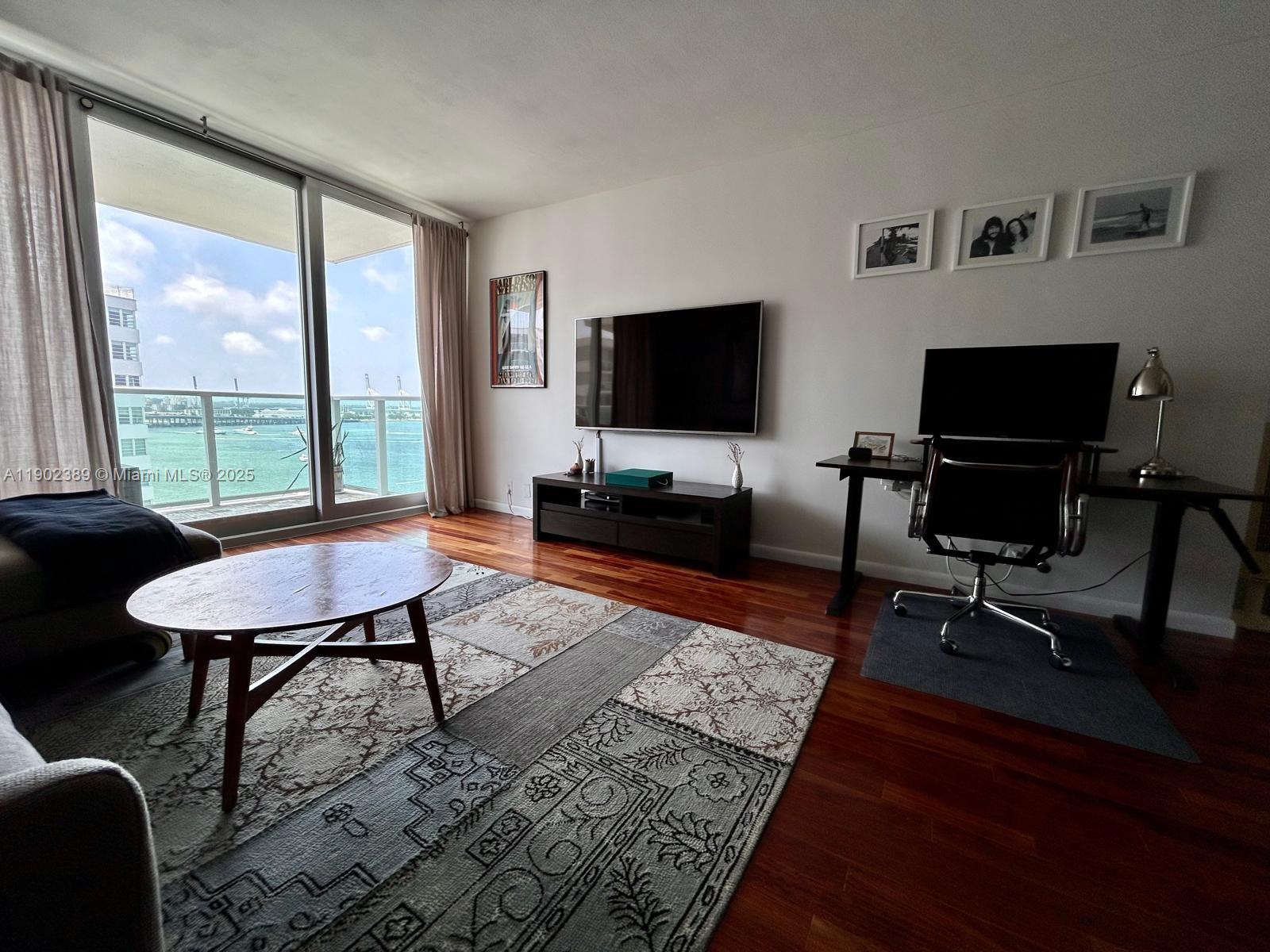 1000 West Ave 1126