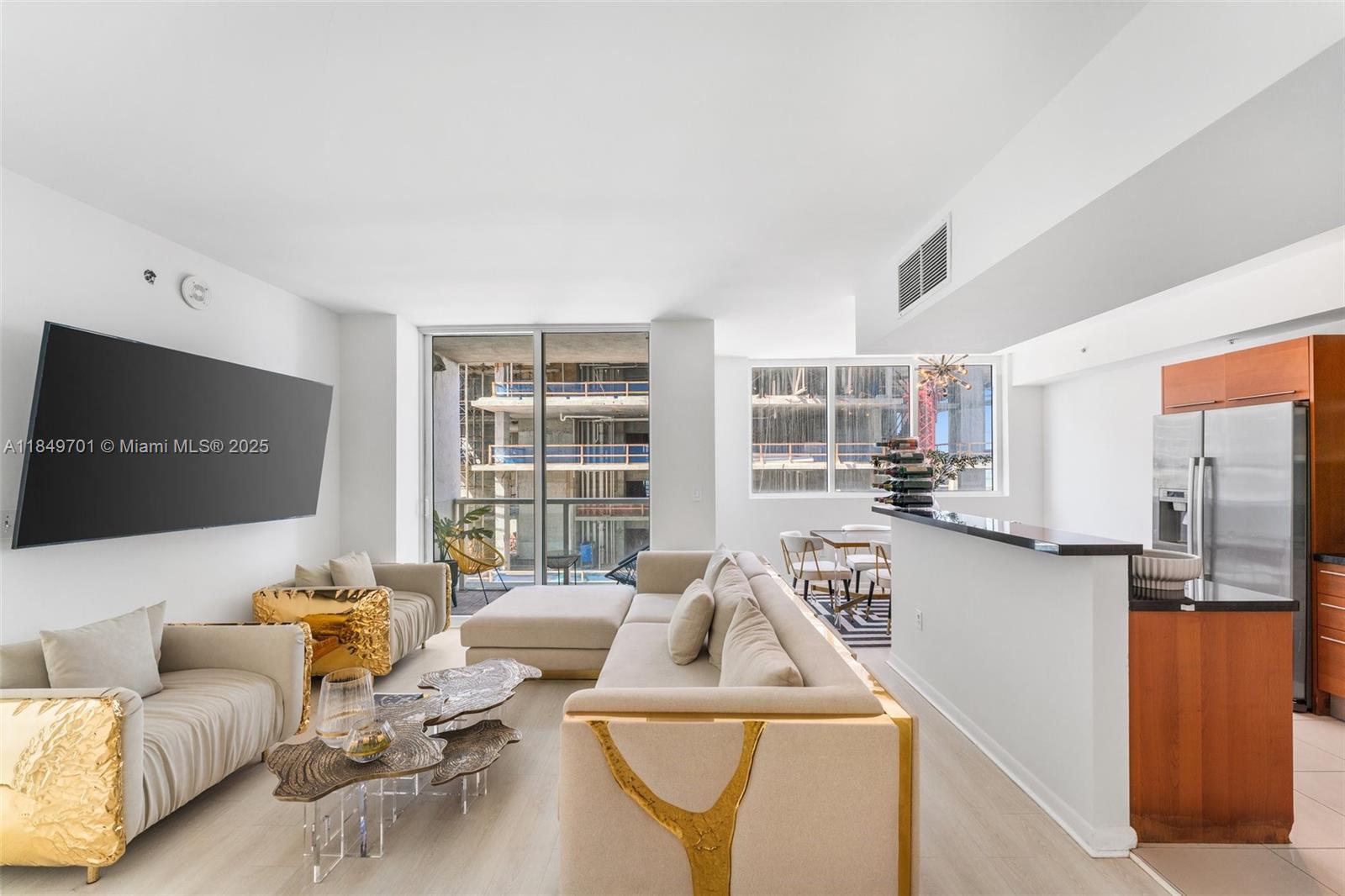 244 Biscayne Blvd 1808