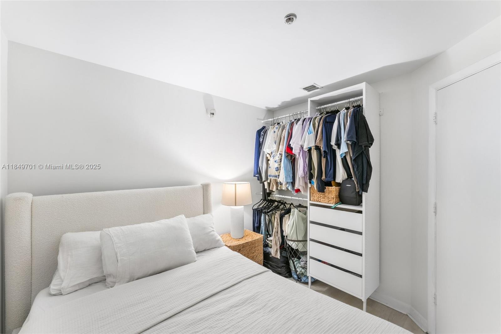 VIZCAYNE NORTH CONDO - Residential